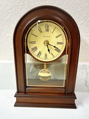 Bulova B7467 Hardwick Walnut Mantel Clock Working Pendulum 2006